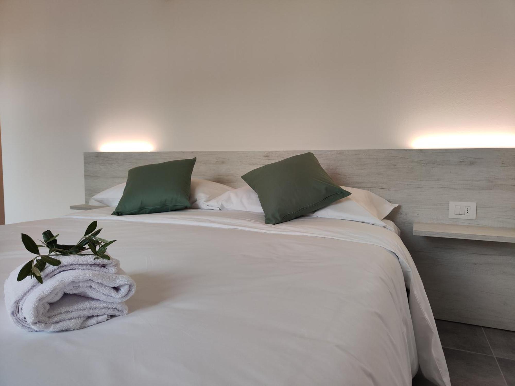 Apartamento Oasi Degli Ulivi Riva del Garda Exterior foto
