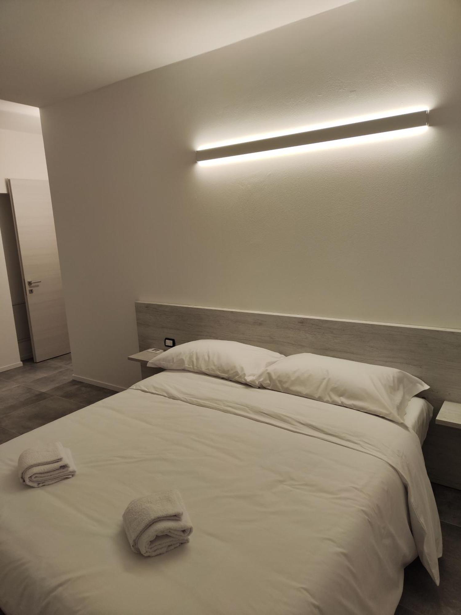 Apartamento Oasi Degli Ulivi Riva del Garda Exterior foto