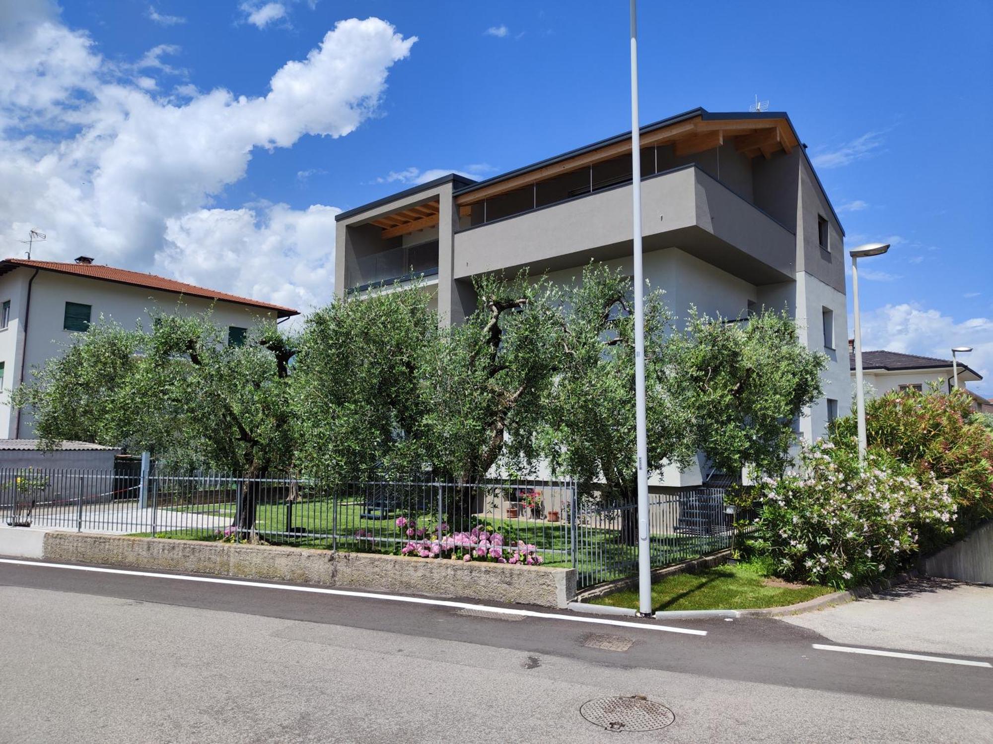 Apartamento Oasi Degli Ulivi Riva del Garda Exterior foto