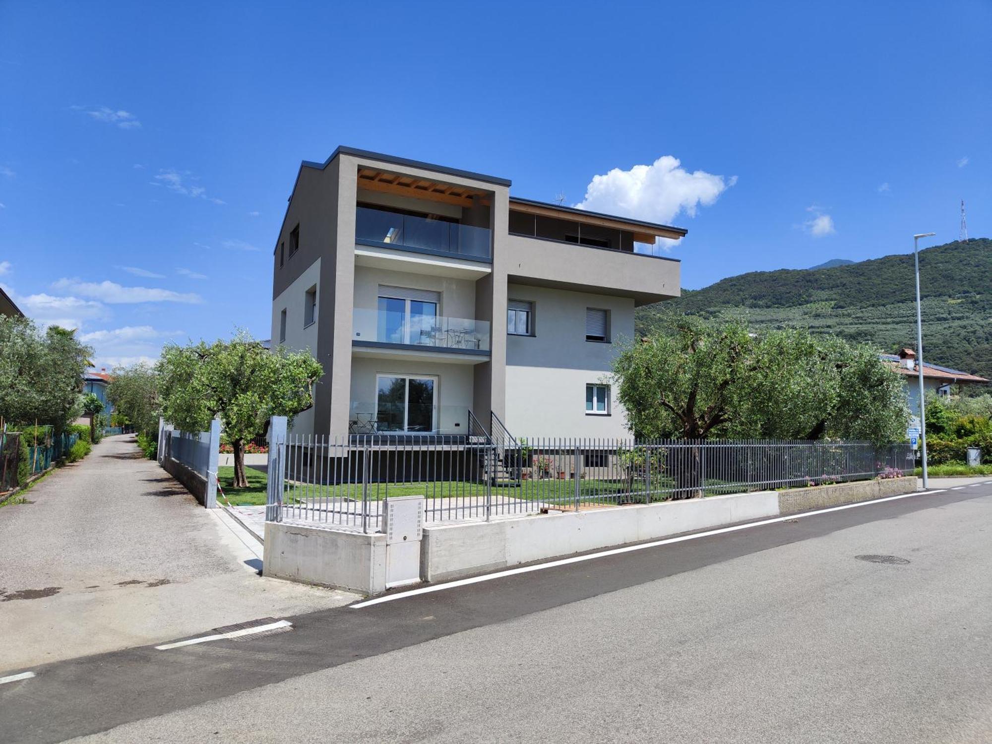Apartamento Oasi Degli Ulivi Riva del Garda Exterior foto