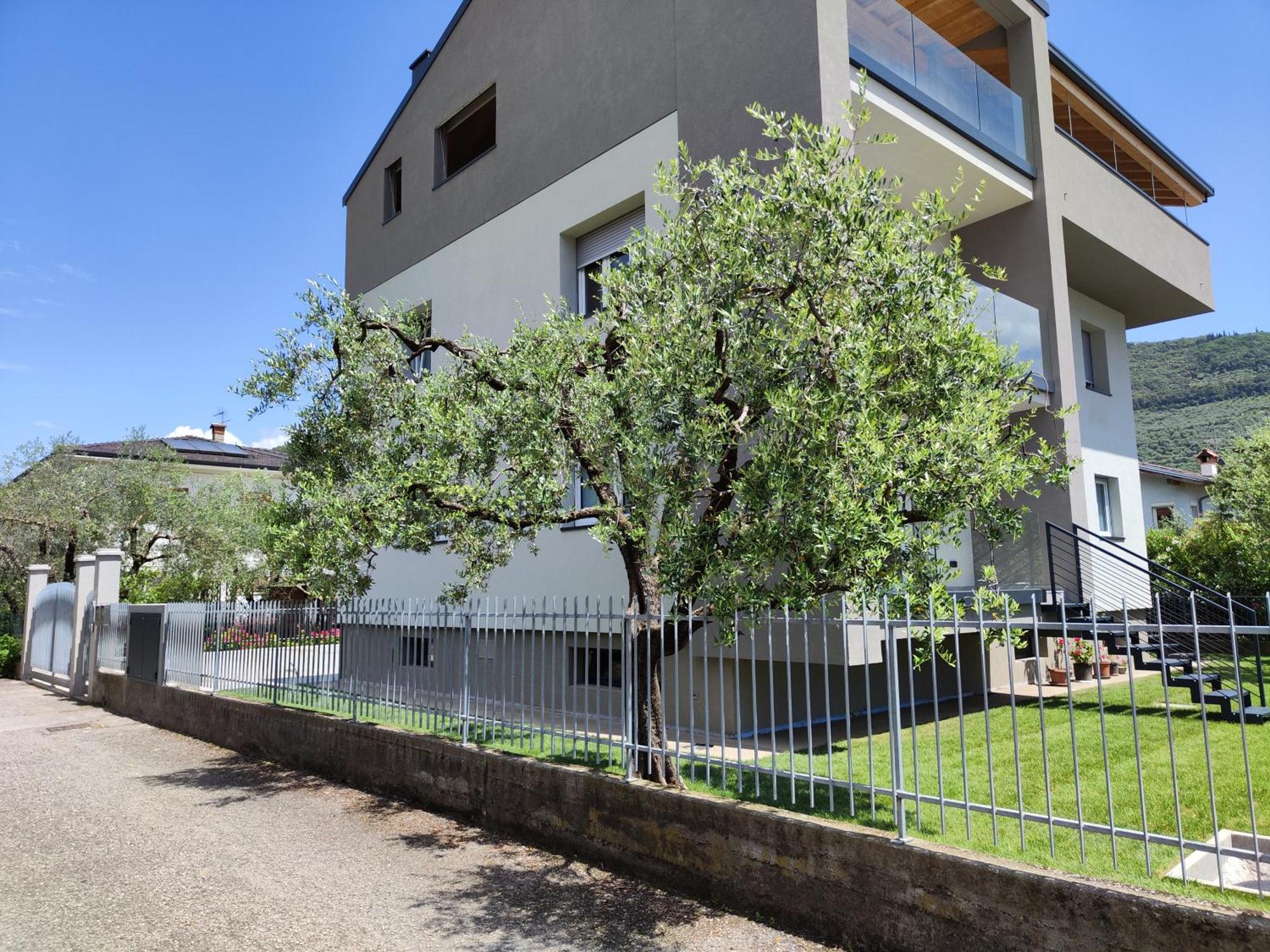 Apartamento Oasi Degli Ulivi Riva del Garda Exterior foto