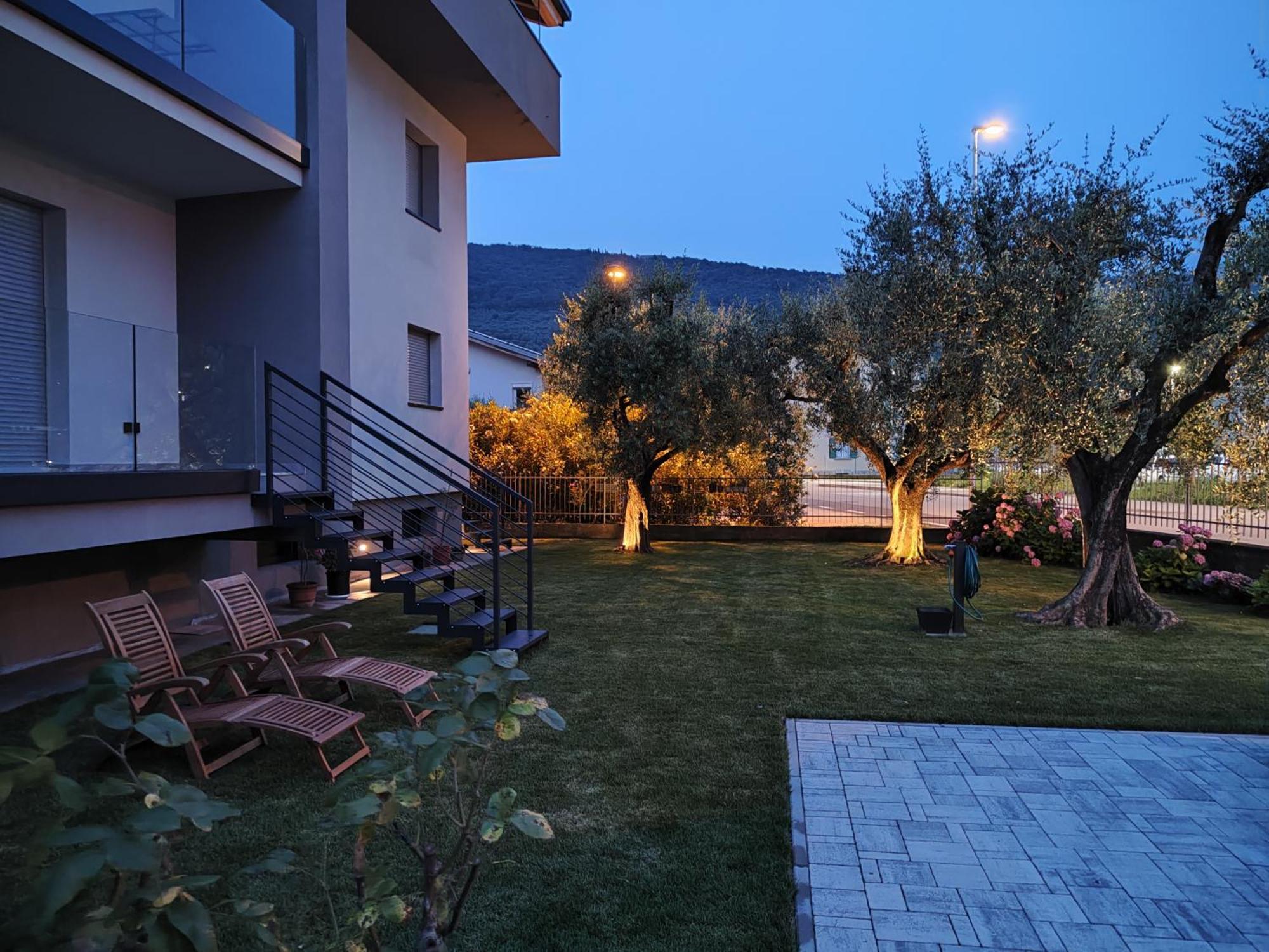 Apartamento Oasi Degli Ulivi Riva del Garda Exterior foto