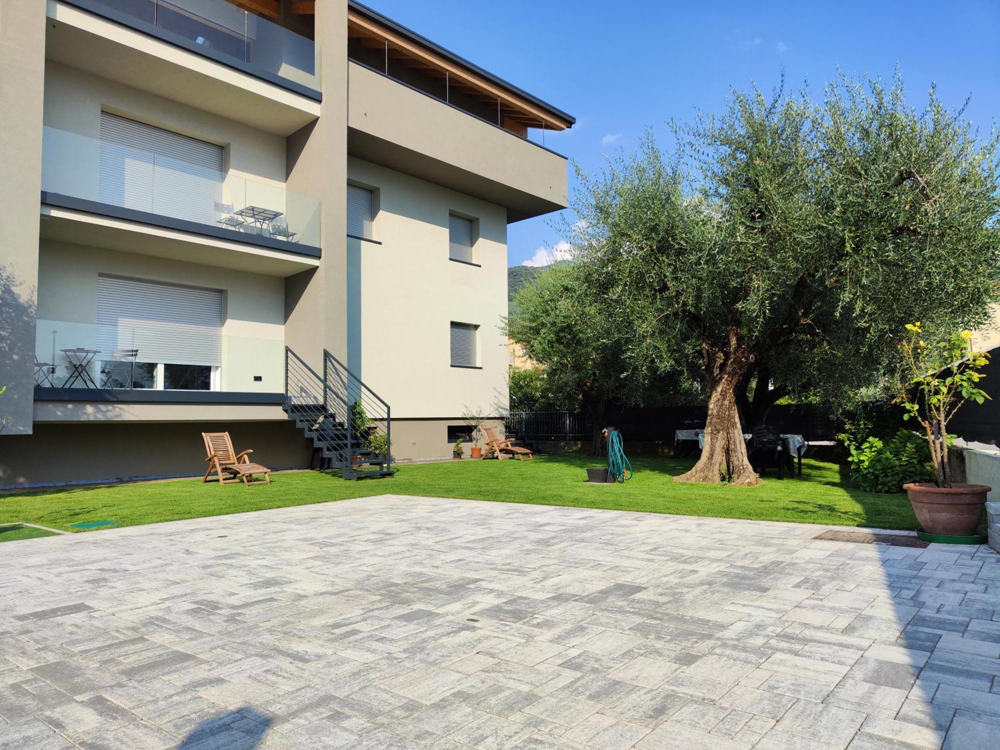 Apartamento Oasi Degli Ulivi Riva del Garda Exterior foto