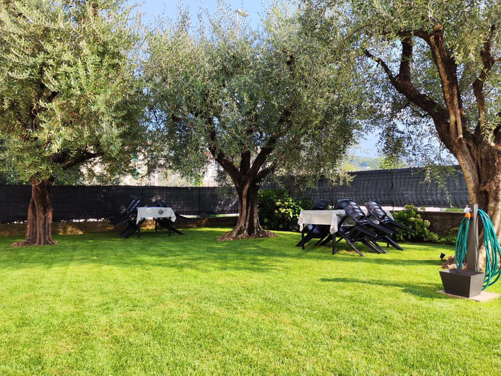 Apartamento Oasi Degli Ulivi Riva del Garda Exterior foto