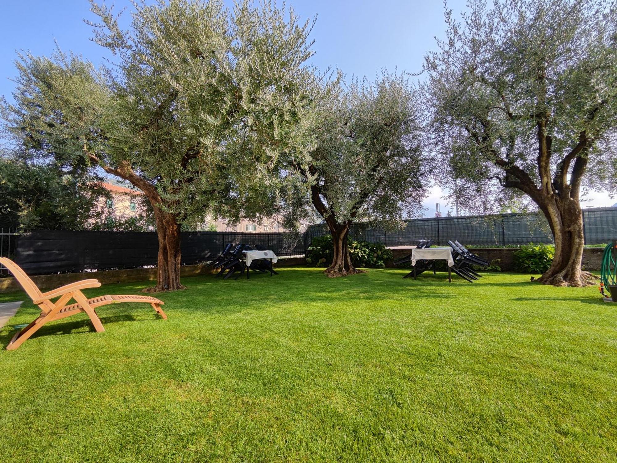 Apartamento Oasi Degli Ulivi Riva del Garda Exterior foto