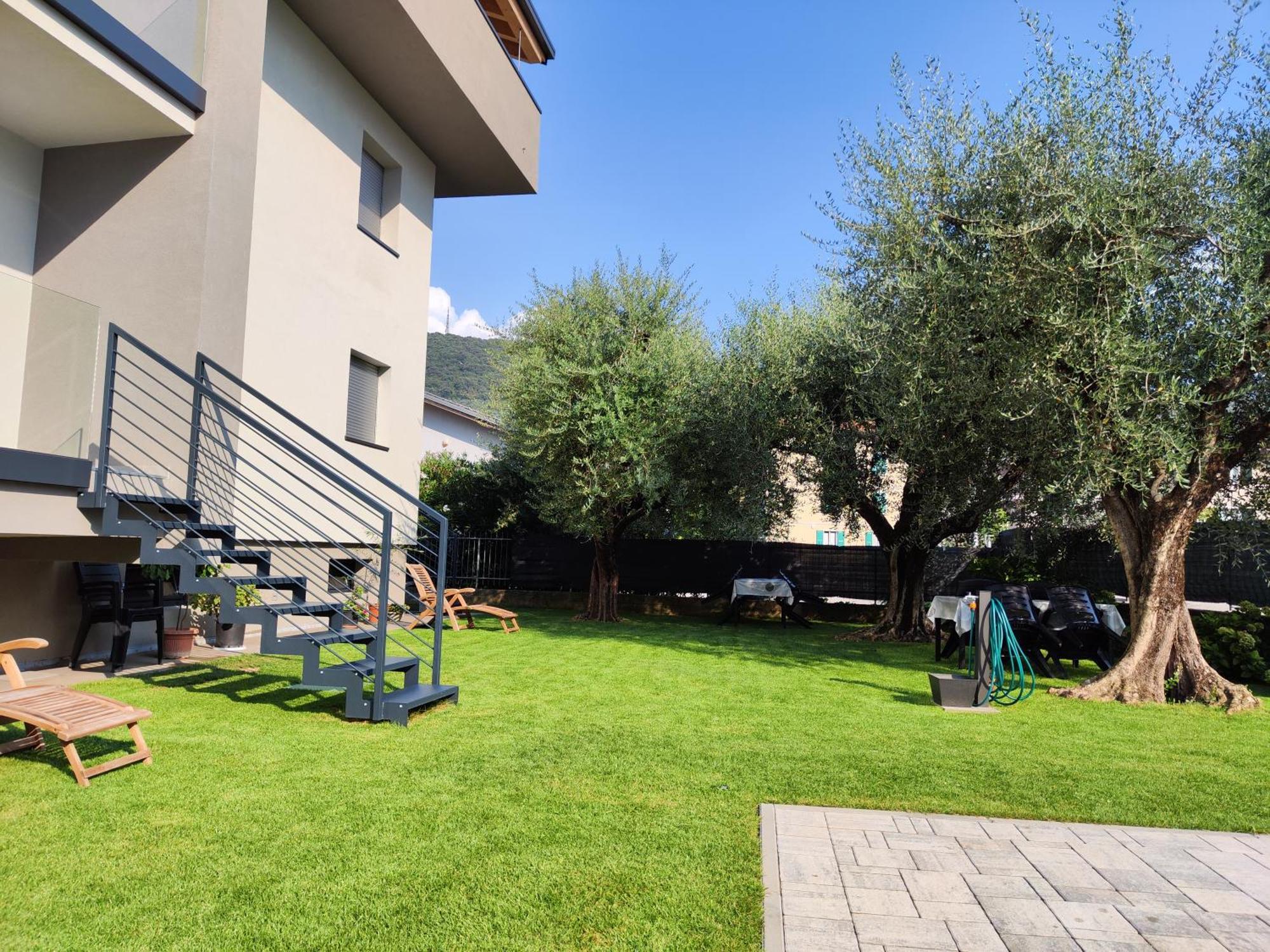Apartamento Oasi Degli Ulivi Riva del Garda Exterior foto