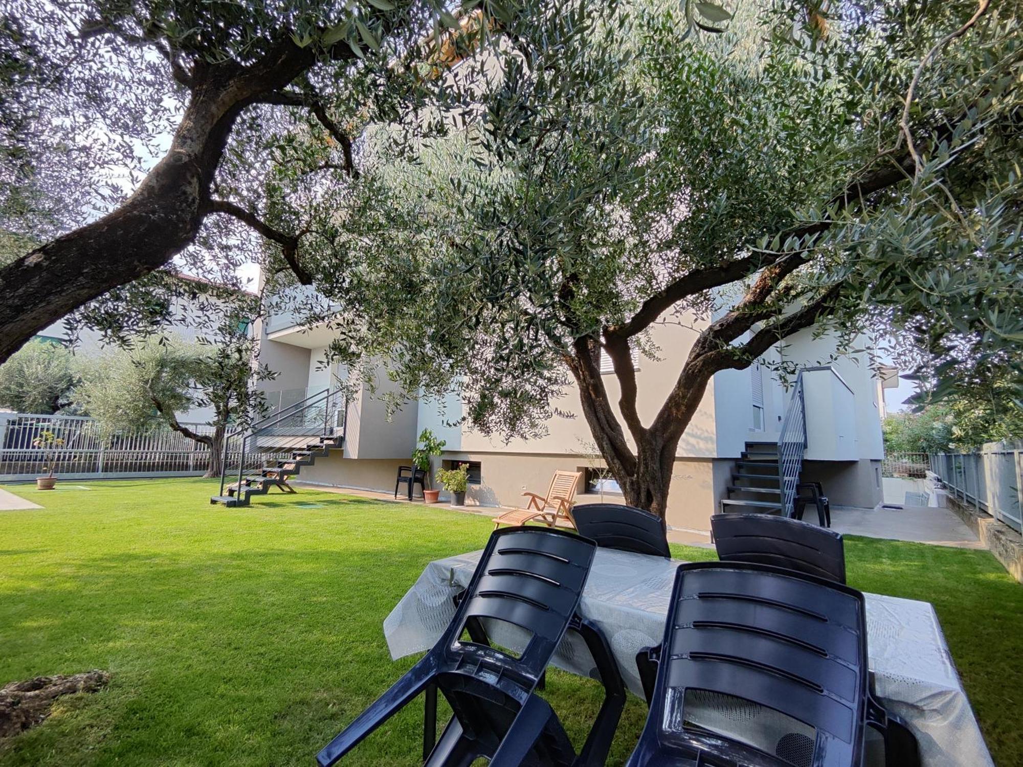 Apartamento Oasi Degli Ulivi Riva del Garda Exterior foto